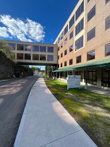 28 Vernon St, Brattleboro, VT for lease - Building Photo - Image 2 of 5