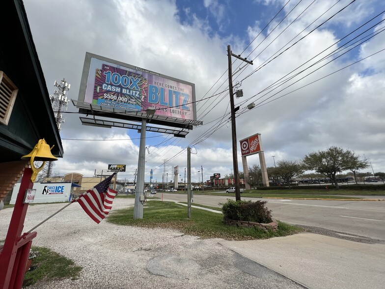 226 Marina Bay Dr, Kemah, TX for sale - Building Photo - Image 1 of 1