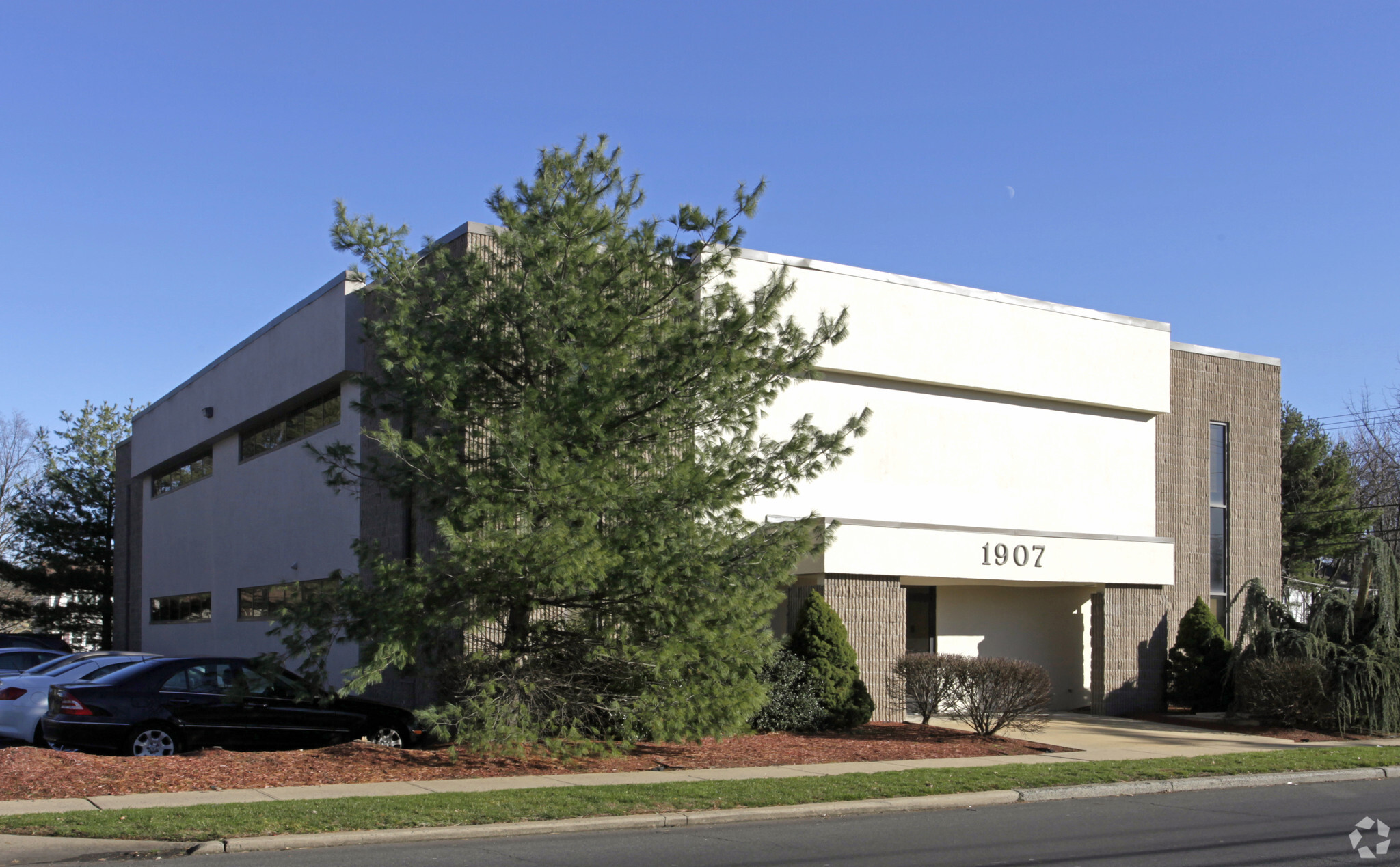 1907 Park Ave, South Plainfield, NJ for lease Primary Photo- Image 1 of 6