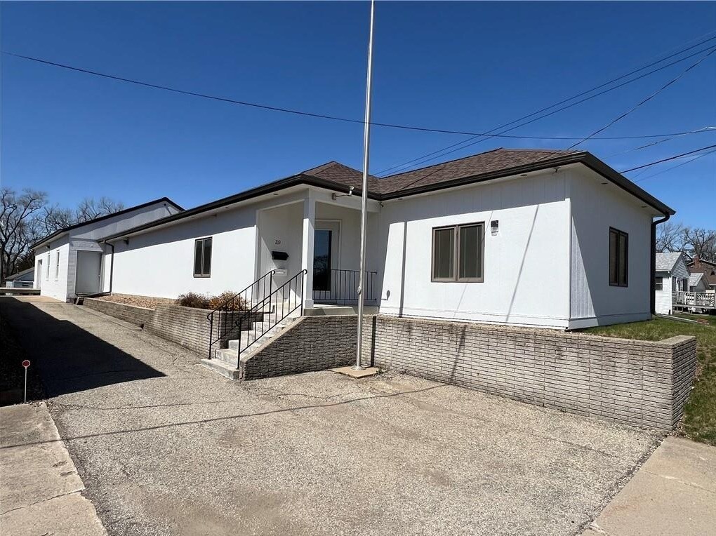 219 W 11th St N, Newton, IA for sale Building Photo- Image 1 of 19