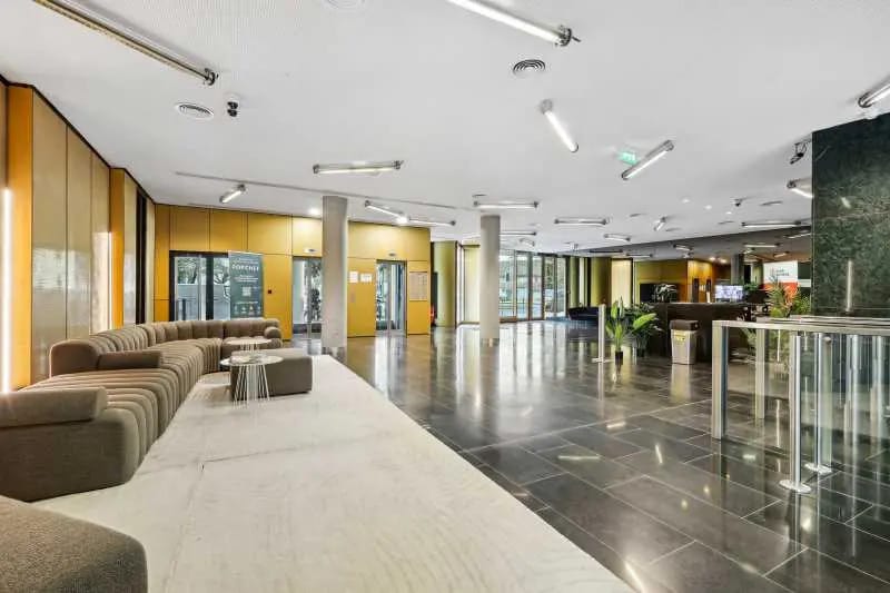 Office in Boulogne-Billancourt for lease Building Photo- Image 1 of 11