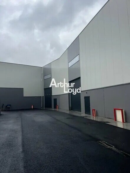 Flex in Mougins for lease - Building Photo - Image 2 of 5