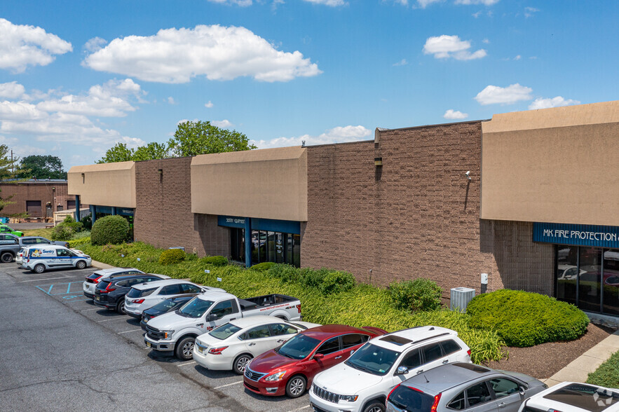 1001 Lower Landing Rd, Blackwood, NJ for lease - Building Photo - Image 3 of 9