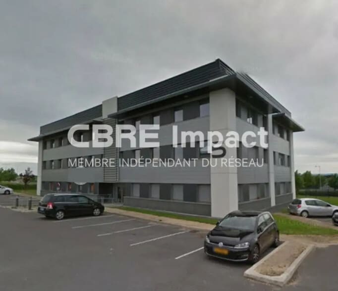 Office in Reims for lease - Building Photo - Image 2 of 10