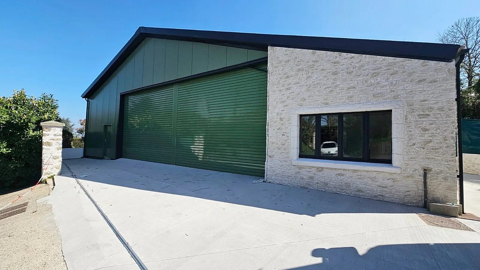  in Chambourcy for sale Primary Photo- Image 1 of 1