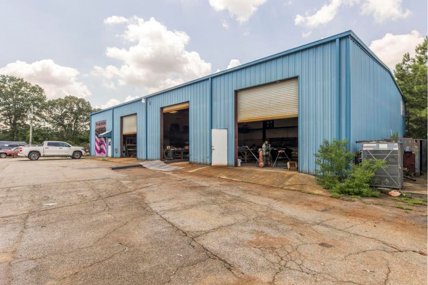 808 Industrial Way, Warner Robins, GA for lease - Building Photo - Image 2 of 7