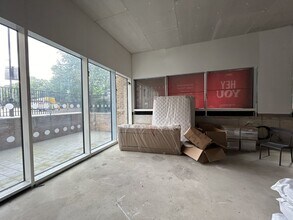 7 Barking Wharf Sq, Barking for lease Interior Photo- Image 1 of 2