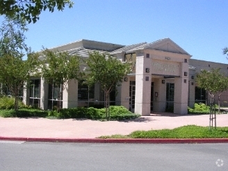 3421 Brookside Rd, Stockton, CA for lease - Primary Photo - Image 1 of 2