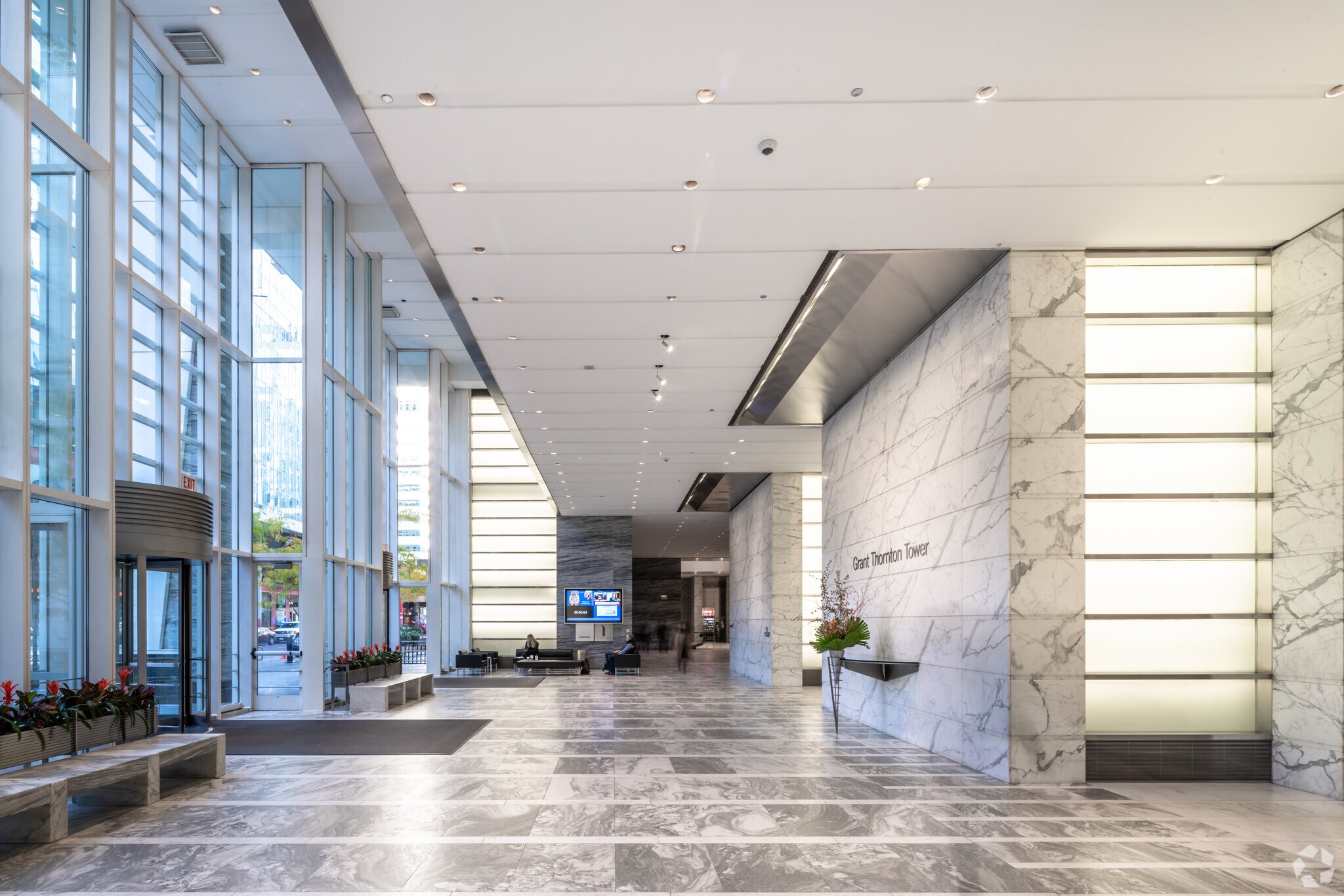 161 N Clark St, Chicago, IL for sale Lobby- Image 1 of 1