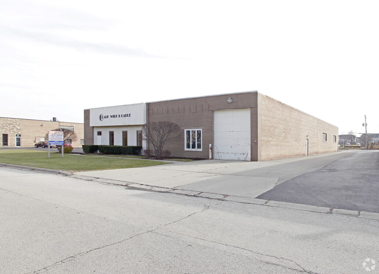 1355 Armour Blvd, Mundelein, IL 60060 | LoopNet