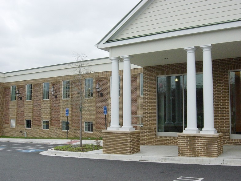 9701 Main St, Fairfax, VA for lease - Building Photo - Image 3 of 7