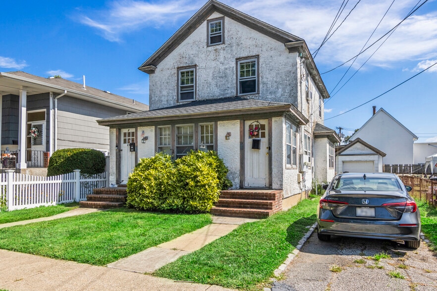 2 Carleton Pl, North Baldwin, NY for sale - Building Photo - Image 2 of 9