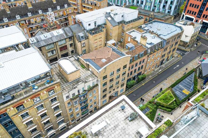 6-7 Whites Row, London for sale - Building Photo - Image 3 of 13