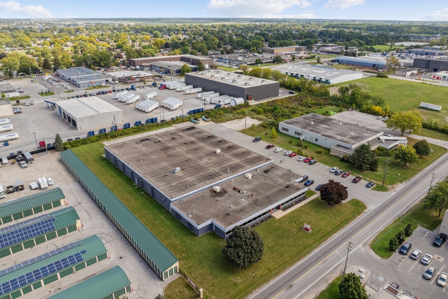 3090 Marentette Av, Windsor, ON for lease - Building Photo - Image 3 of 6