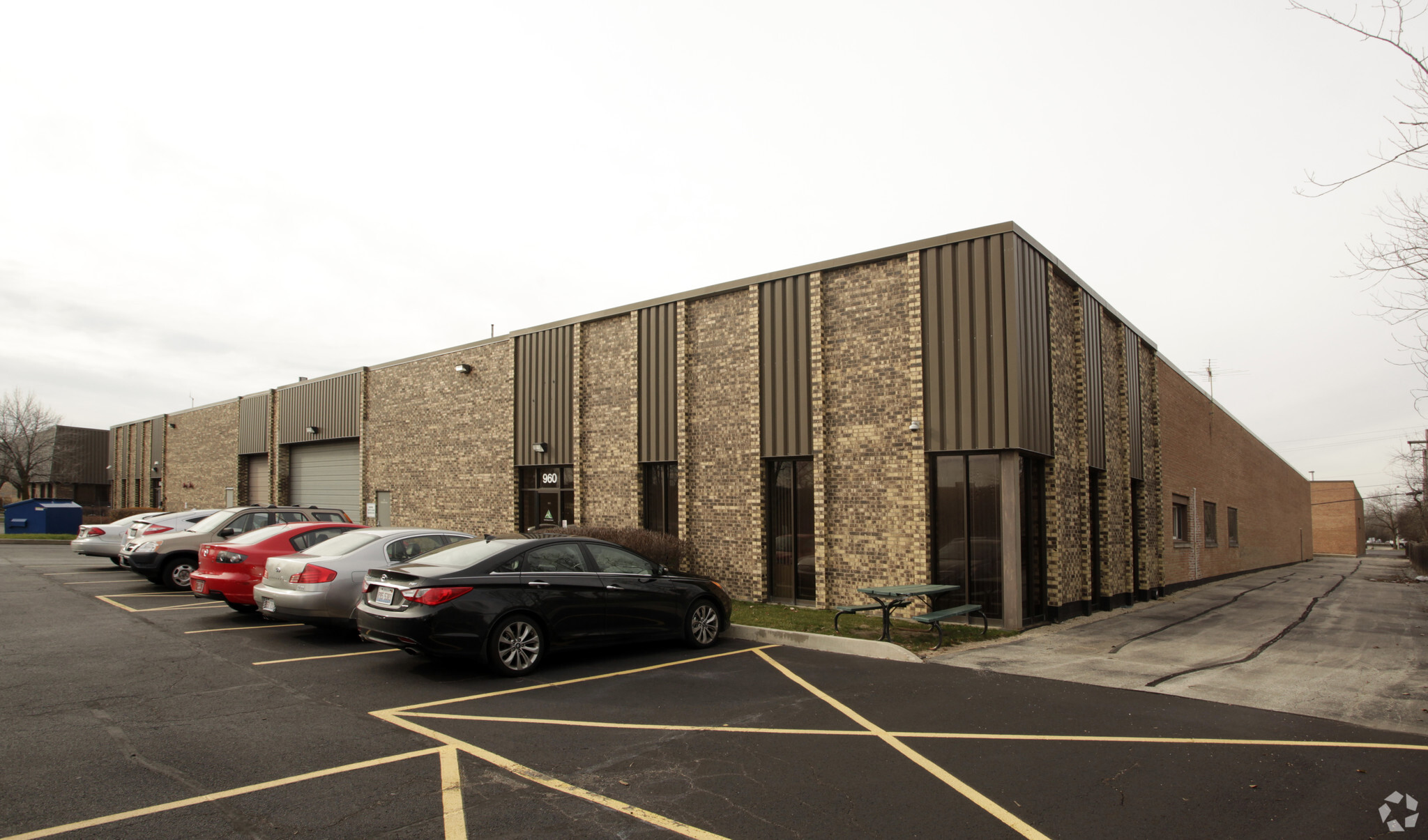 950-960 Lively Blvd, Wood Dale, IL for lease Building Photo- Image 1 of 4