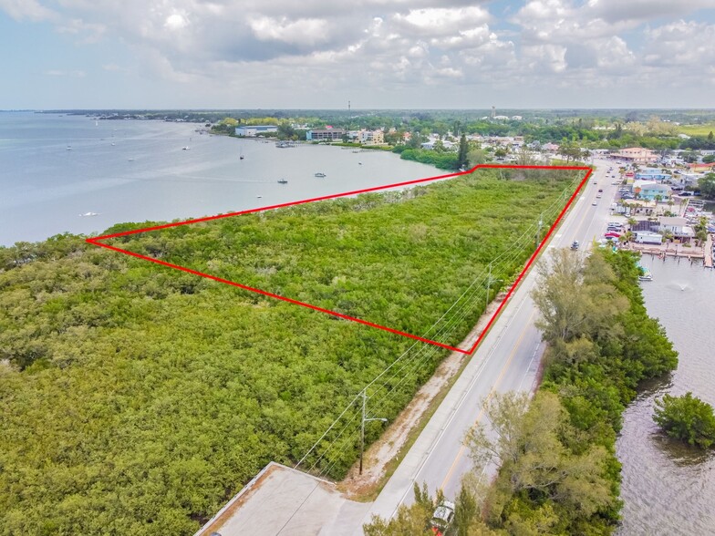 1250 Beach Rd, Englewood, FL for sale - Primary Photo - Image 1 of 1