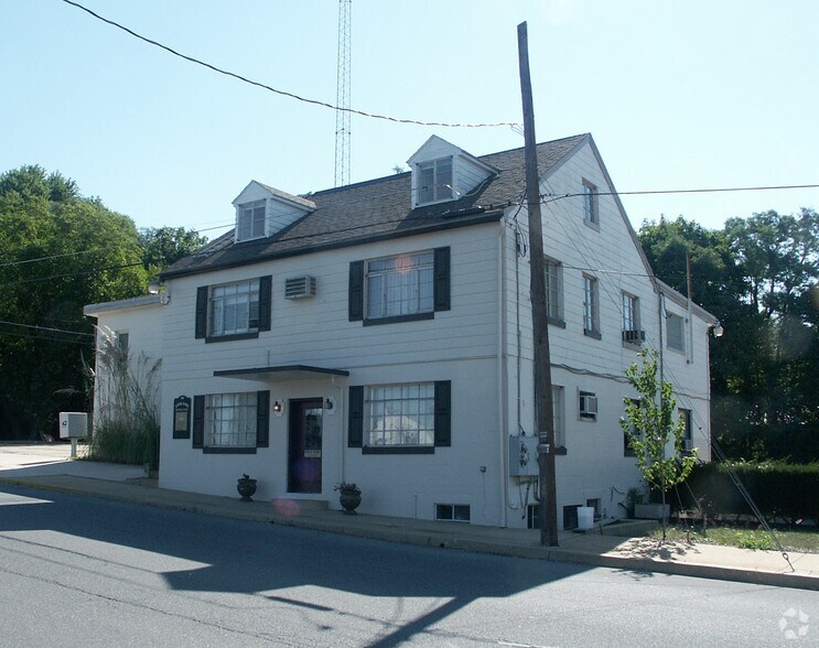 930 Pointview Ave, Ephrata, PA for sale - Primary Photo - Image 1 of 1