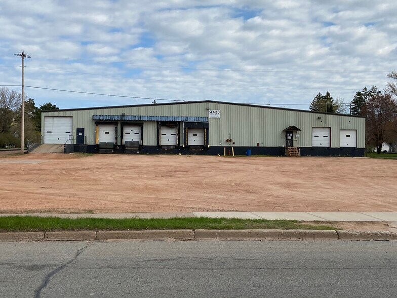 410 Douglas St, Merrill, WI for sale - Primary Photo - Image 1 of 1