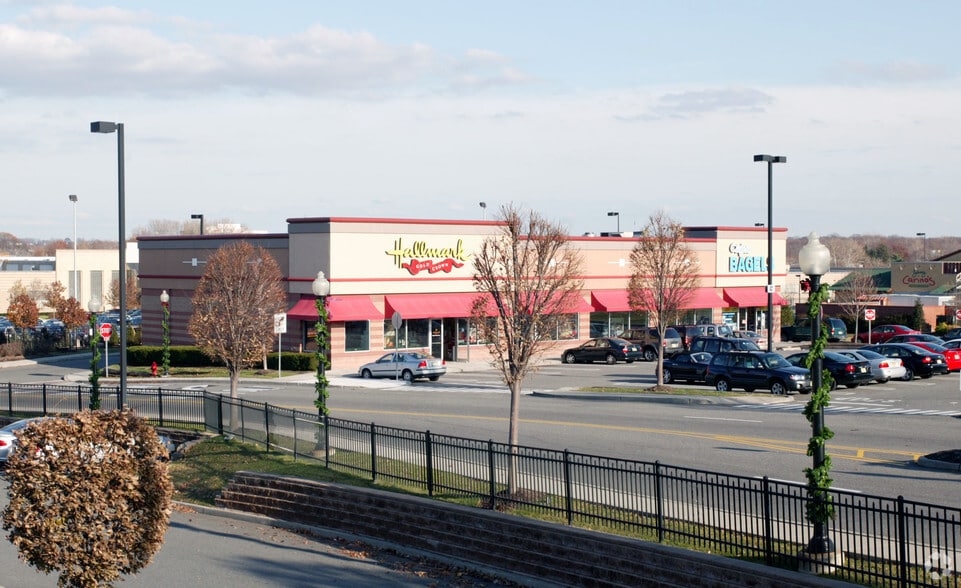 102-160 Kingsland Rd, Clifton, NJ for lease - Primary Photo - Image 2 of 3