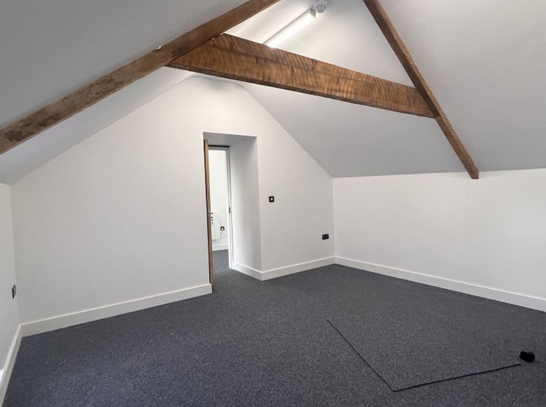 2-4 Garden Ln, Rhandirmwyn for lease Interior Photo- Image 1 of 4