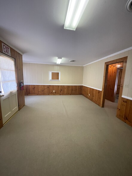 203 N Hamilton St, Williamston, SC for sale - Interior Photo - Image 3 of 9