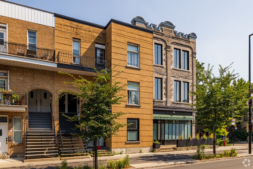 250 Av Des Pins E, Montréal, QC for sale - Building Photo - Image 2 of 17