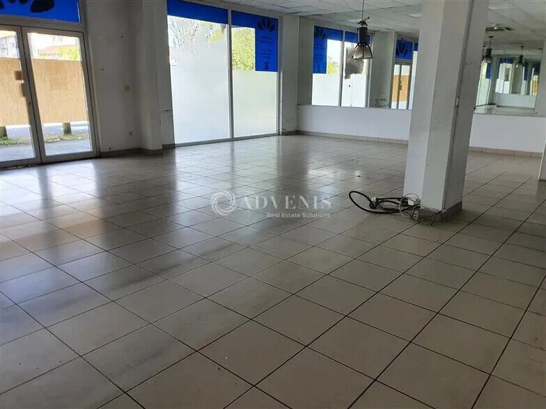 Retail in Coulounieix-Chamiers for lease - Interior Photo - Image 1 of 6