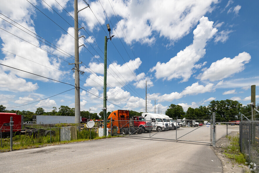 5545 Ogeechee Rd, Savannah, GA for lease - Building Photo - Image 1 of 14