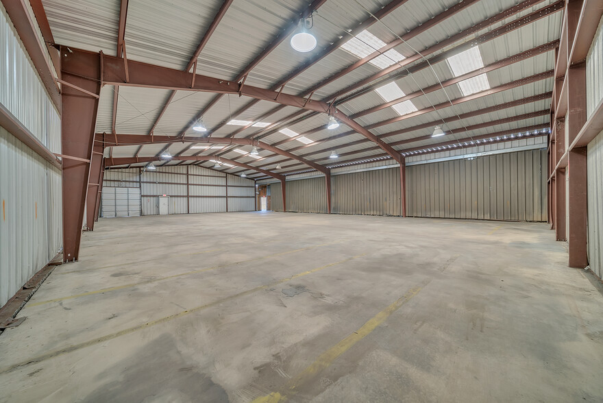 820 Industrial Rd, Mcalester, OK for sale - Interior Photo - Image 2 of 40