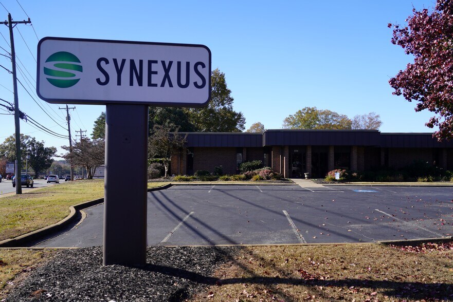 1657 E Greenville St, Anderson, SC for sale - Building Photo - Image 2 of 12