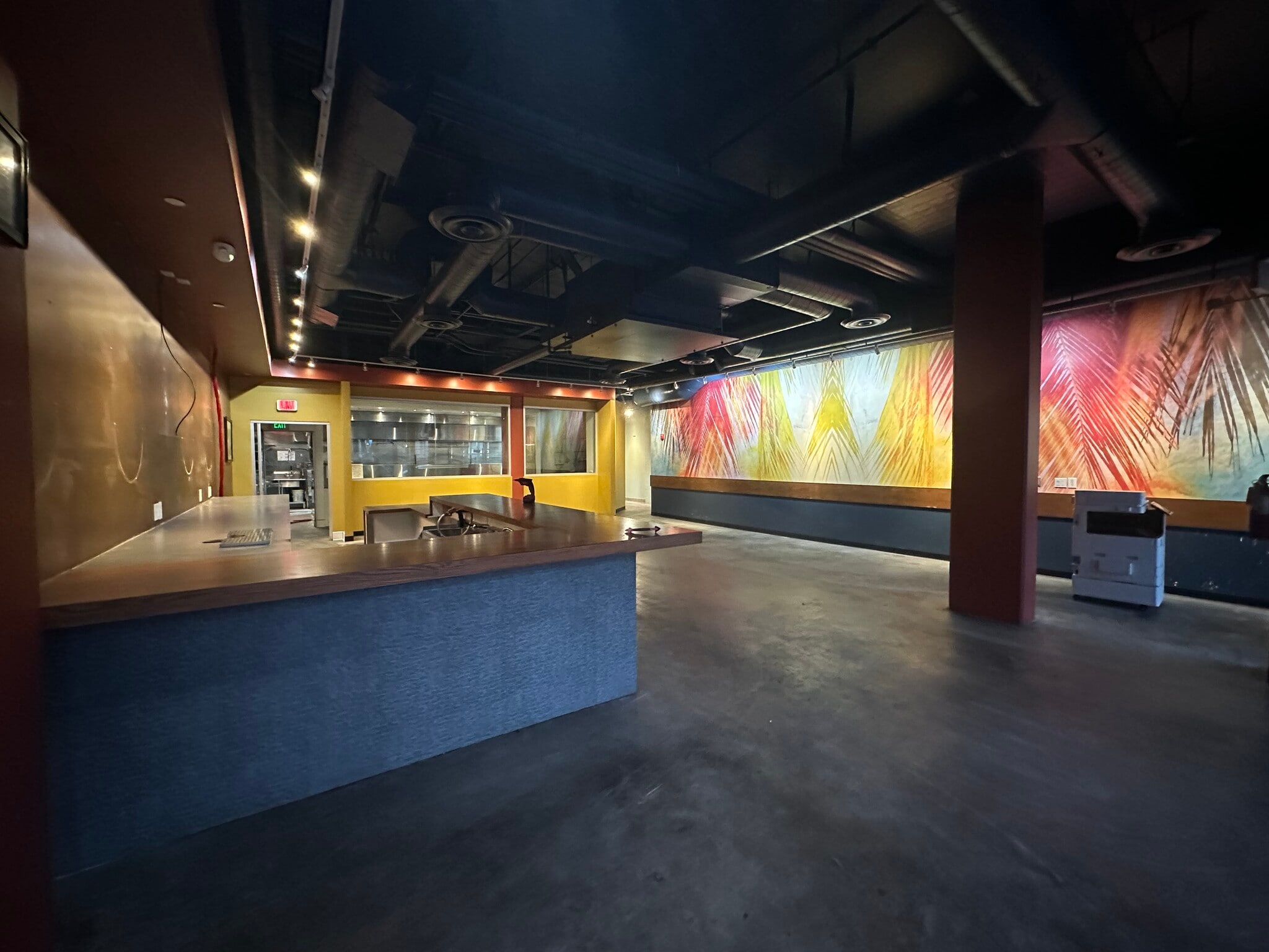 525 Santa Monica Blvd, Santa Monica, CA for lease Interior Photo- Image 1 of 14