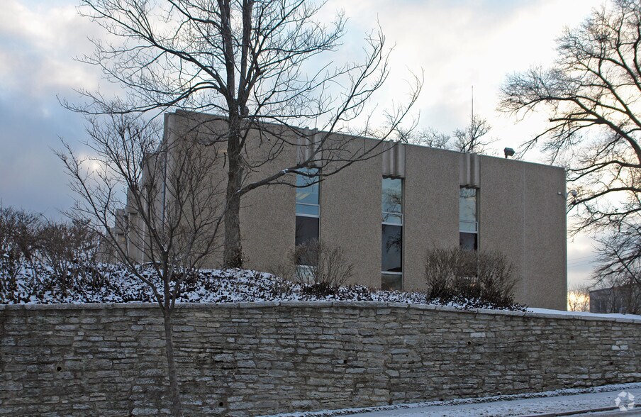 250 William Howard Taft Rd, Cincinnati, OH for sale - Building Photo - Image 3 of 3