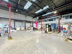 Flex in Trappes for lease Interior Photo- Image 2 of 4