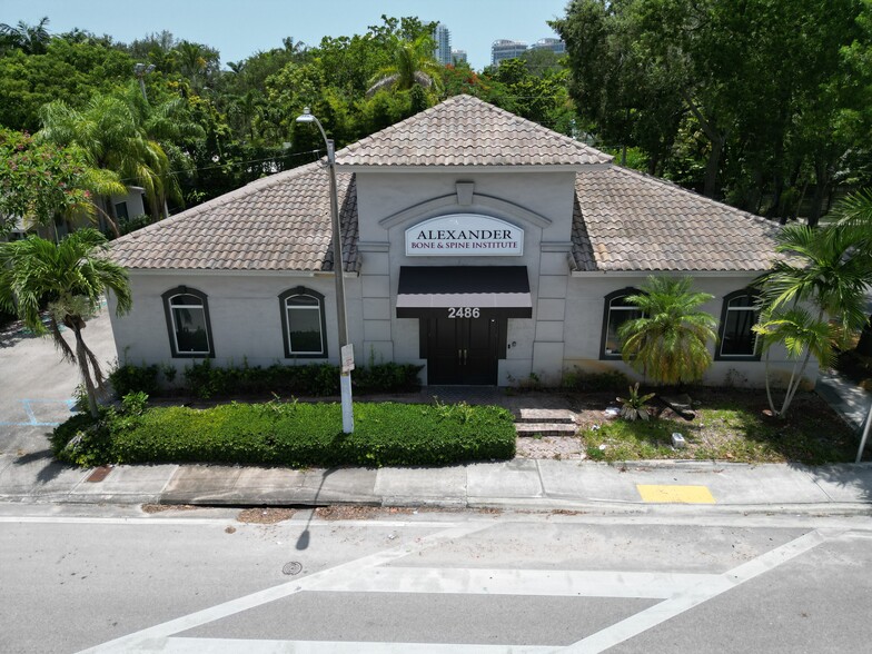 2486 Secoffee Ter, Miami, FL for lease - Primary Photo - Image 1 of 15