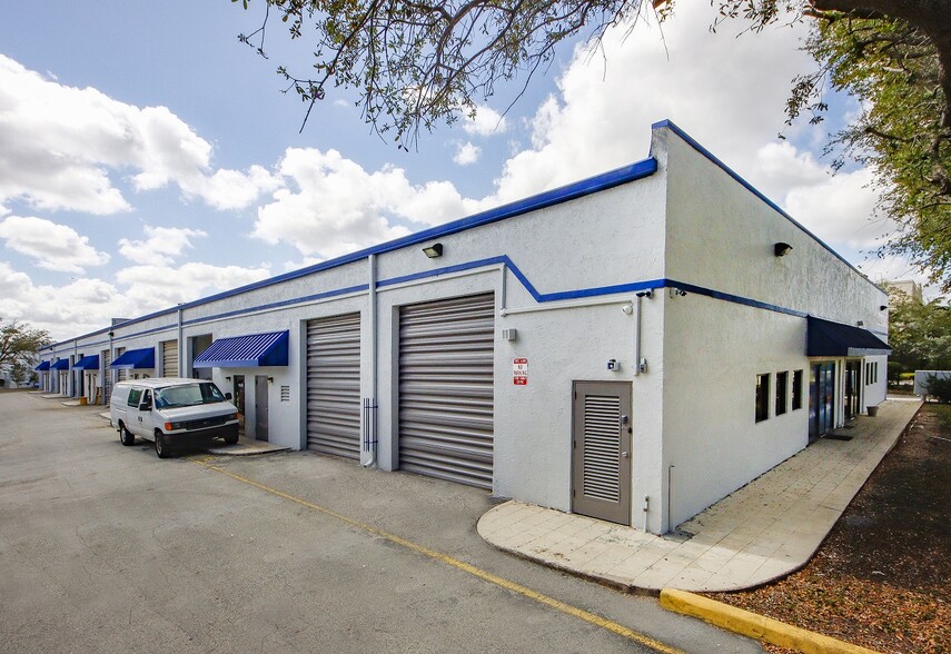 10330-10372 NW 55th St, Sunrise, FL for lease - Building Photo - Image 2 of 4