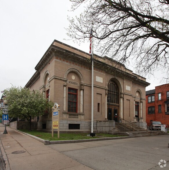 475 Broadway, Saratoga Springs, NY for lease - Building Photo - Image 2 of 5