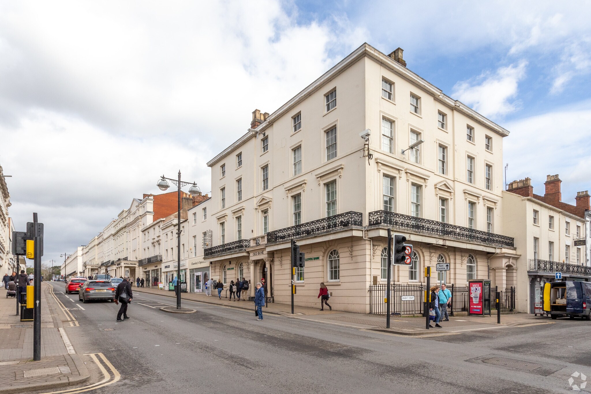 Royal Priors, Leamington Spa for lease Primary Photo- Image 1 of 7