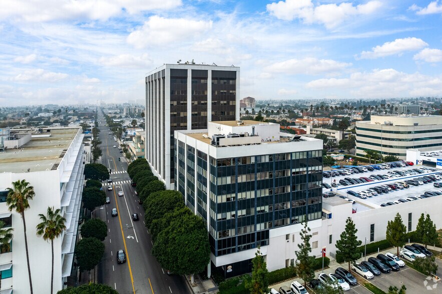 2021 Santa Monica Blvd, Santa Monica, CA for lease - Building Photo - Image 3 of 5