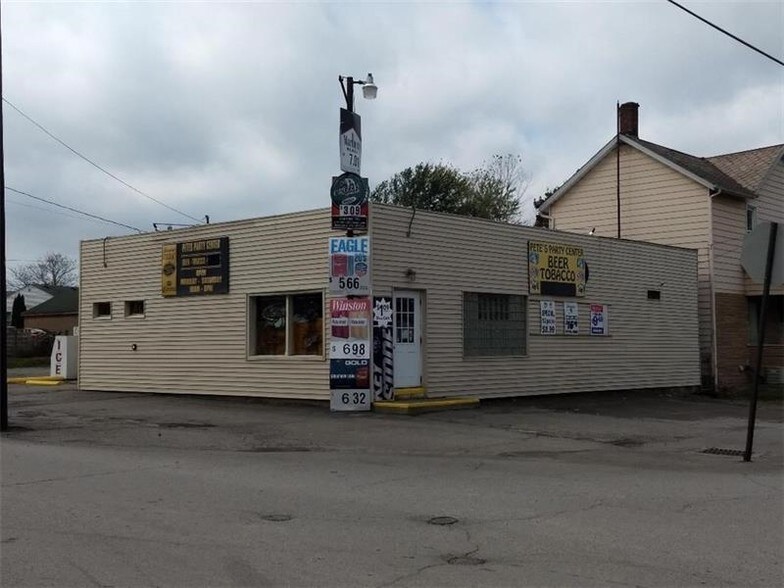 3671 W Main St, Hillsville, PA 16132