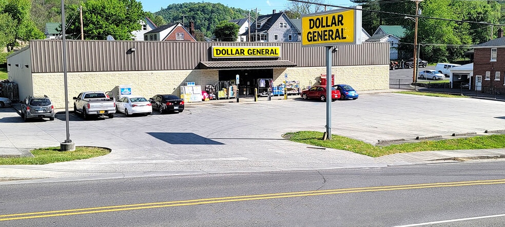 216 E Main St, Saltville, VA for sale - Building Photo - Image 2 of 5
