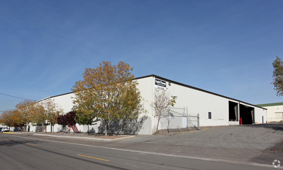 1955 Timber Way, Reno, NV for lease - Primary Photo - Image 1 of 7