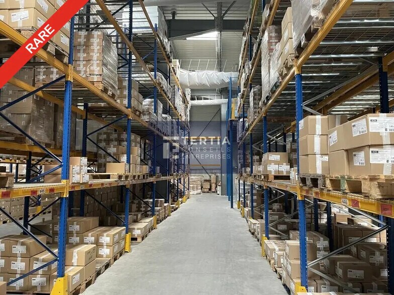 Flex in Frontignan for lease - Interior Photo - Image 3 of 13