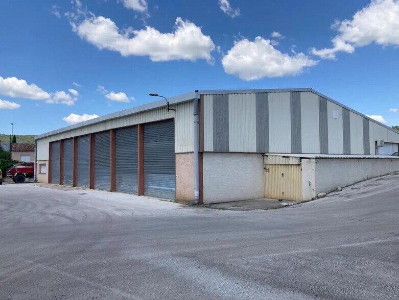Office in Flassans-sur-Issole for lease - Building Photo - Image 2 of 12