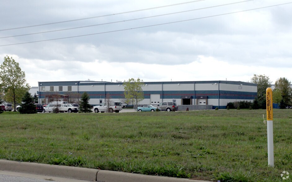 2551 Commercial Dr, Plainfield, IN 46168