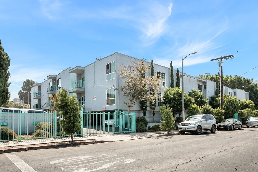 1776 S Rimpau Blvd, Los Angeles, CA for sale - Primary Photo - Image 1 of 11