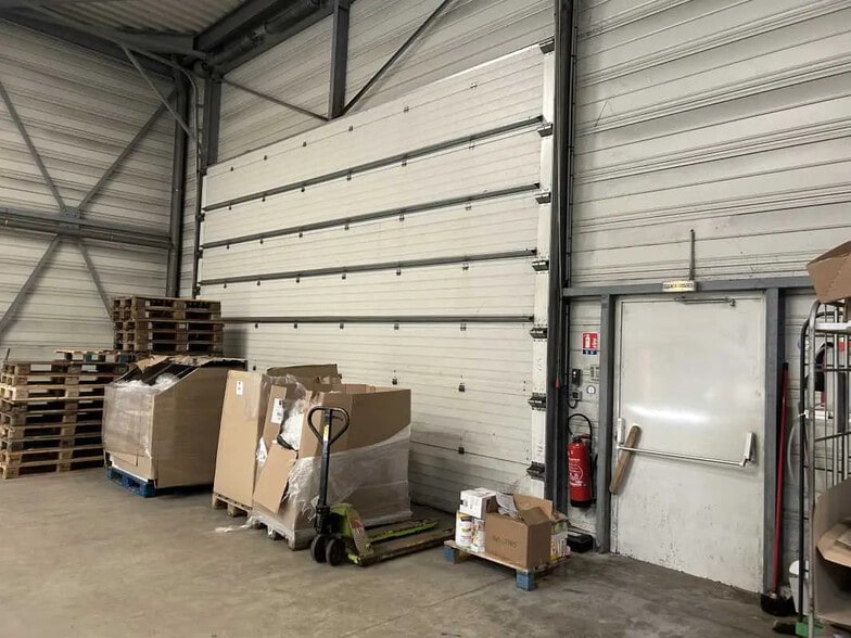 Flex in Saint-Herblain for lease - Interior Photo - Image 3 of 7