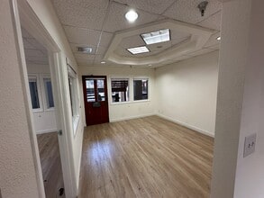 3625 E Thousand Oaks Blvd, Westlake Village, CA for lease Interior Photo- Image 1 of 10