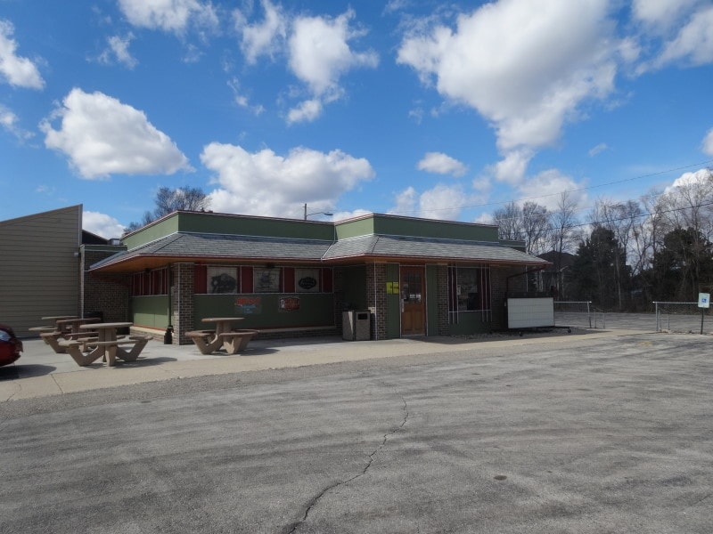 5844 Douglas Ave, Racine, WI 53402