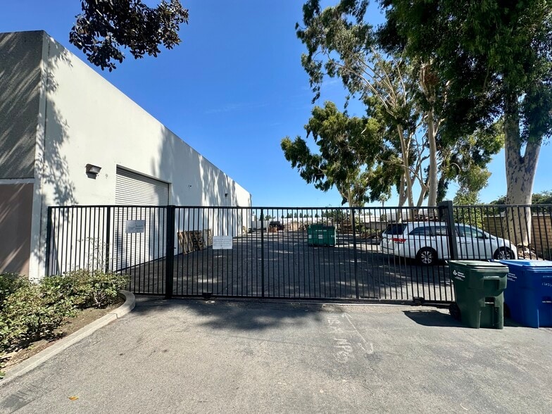 13854 Bentley Pl, Cerritos, CA for lease - Building Photo - Image 2 of 9