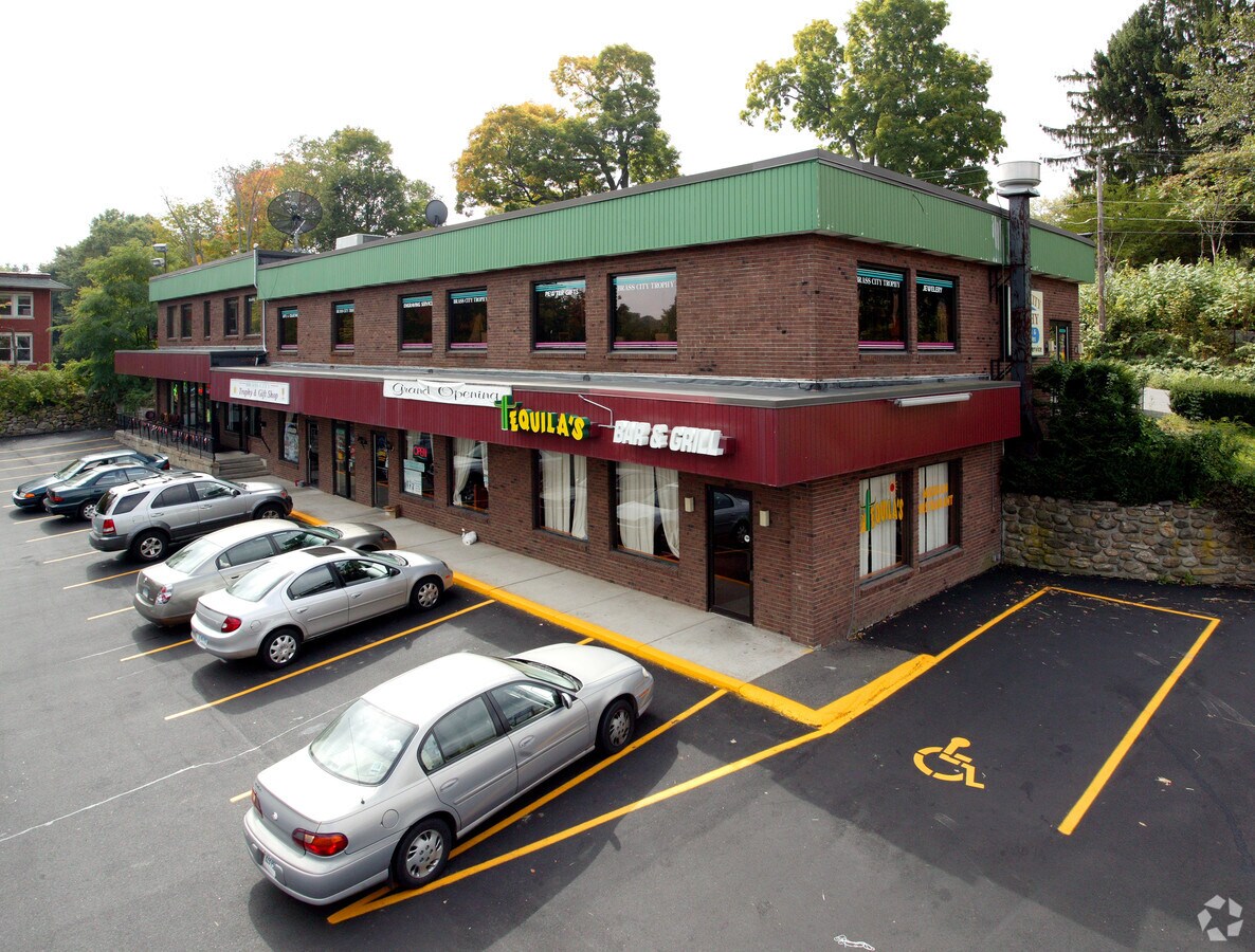 471 Main St, Oakville, CT 06779 Property Record